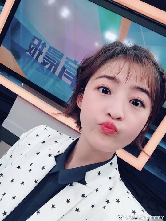 央视美女主播杨茗茗:兼职门将都这么出色的吗?