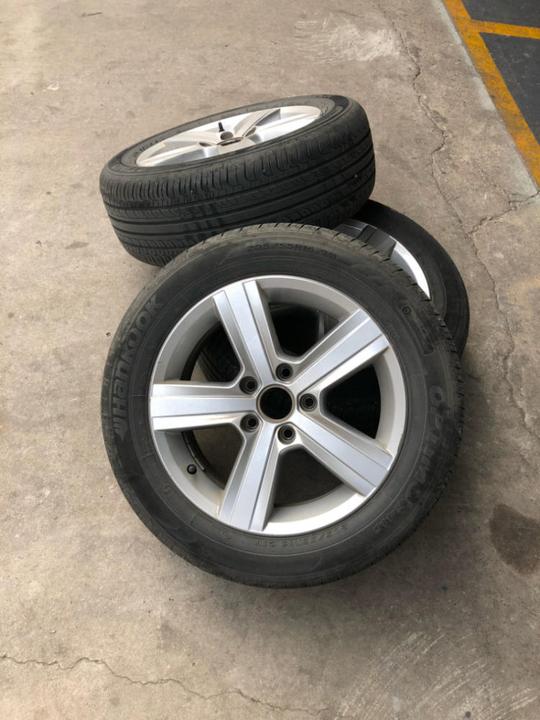 高尔夫七1.4t豪华轮毂轮胎三年6w可当全尺寸备胎