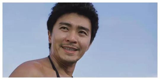 周星驰:粤语版、普通话电影那个更搞笑，有人认同这个说法吗?