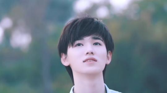 宋亚轩橙光素材拿图看简介7。