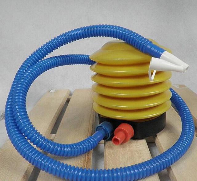 婴儿游泳脚要踩到底吗