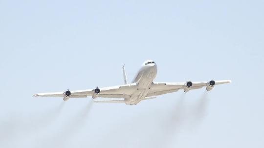 波音707飞机起飞_2560x1440_高清视频素材下载(编号:)