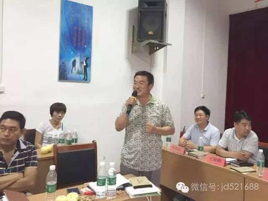 接着,各残疾人创业代表纷纷发言,为大家讲述自己的创业经历和在创业中