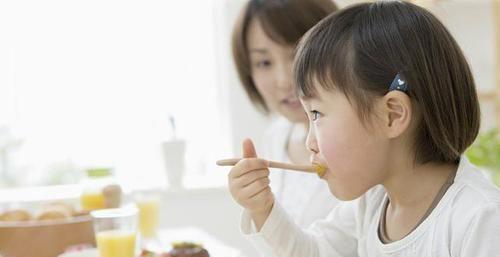 小孩子什么时候吃盐合适