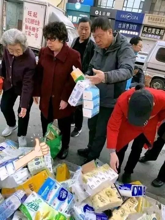 摆地摊卖什么最火(年轻人创业摆摊行不行)