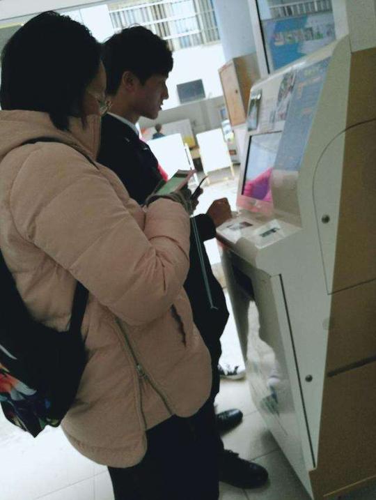 武汉一大学生创业推出校园共享打印机扫码付费即可打印