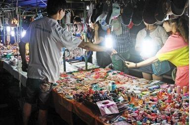 夏天摆地摊卖什么最火?日赚1000元的地摊生意
