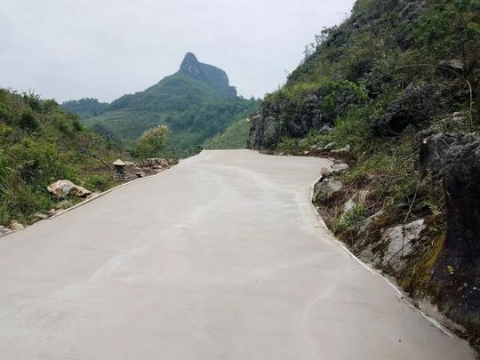 长顺摆所镇:农村公路"组组通"铺就群众致富道路最后一