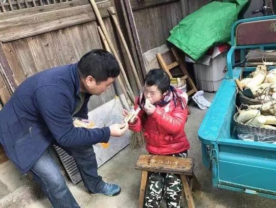 对福利院寄养在农村的重度孤残儿开展送教上门教学