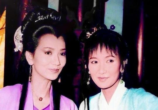 4人年会搞笑小品《新白娘子传奇》(陈春华)_幽默小品剧本网