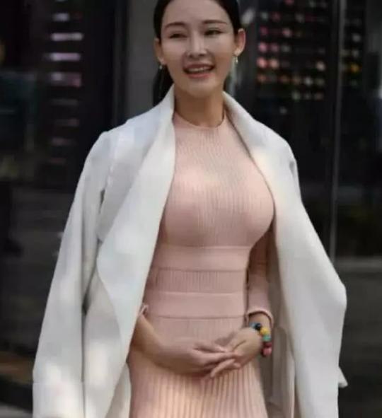 抖音“范儿姐”走红，挡镜头拉近的瞬间，网友：足以让我沦陷在此