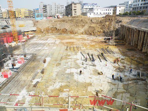 龙商荣域世家预计4月开盘部分楼栋出地面三层