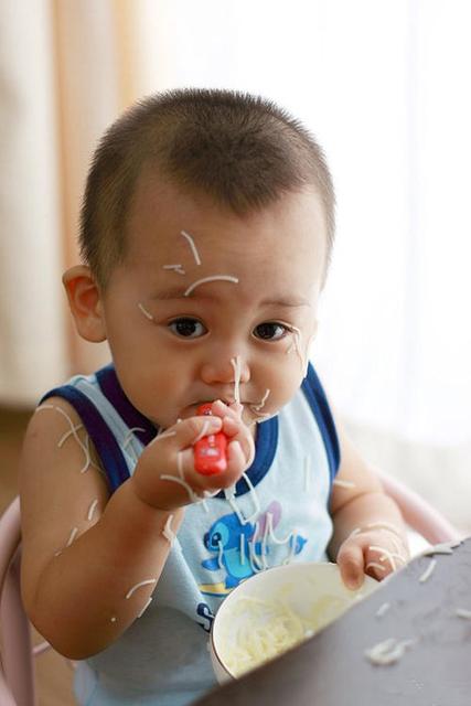 孩子不好好吃饭饿一顿就长记性了