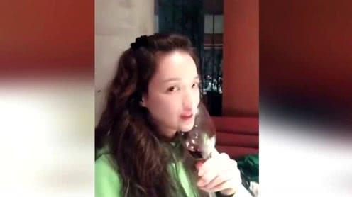 舒淇带老公跟闺蜜林熙蕾吃饭:舒淇豪气喝酒冯德伦养生喝汤