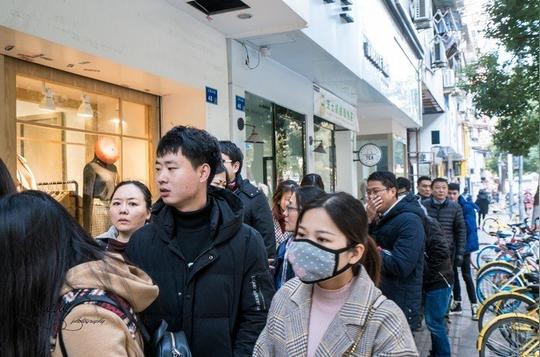 店面是老板史芳婆几十年创业,从苦日子里挣来的,背后的故事令人感动.