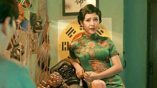 电影:小伙拥有阴阳眼，和一个漂亮女鬼合伙创业，专赚死人的钱!