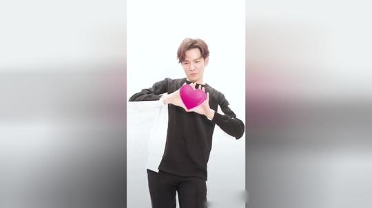 不忧伤的爱#大家快去抖音关注快乐大本营账号,为钟汉良点赞吧!