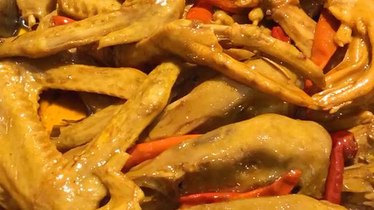我学员正在学习中，今天第二天了，做餐饮，细节很重要，所有配方无保留教会大家，祝他生意兴隆!