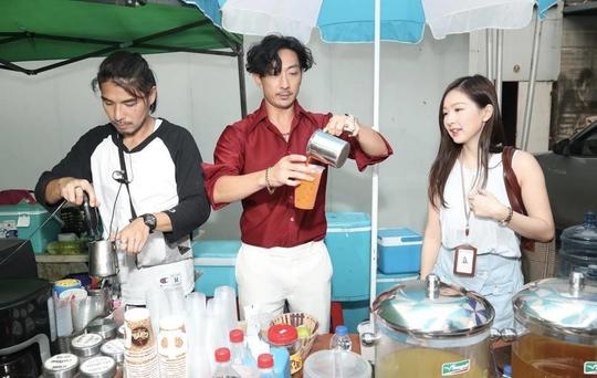 进行|香港男演员不惧女儿人气比自己高直言望为女儿出相册行善