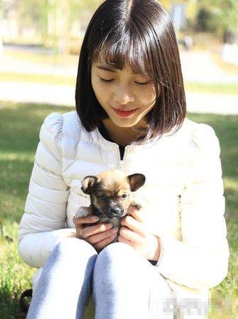 辽宁大学贴膜女神走红可上门服务男生主动撕膜求贴