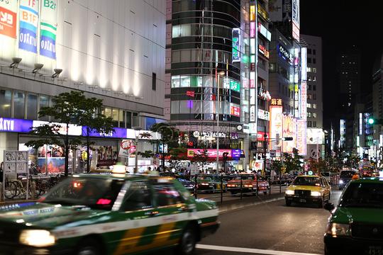城市街道夜景