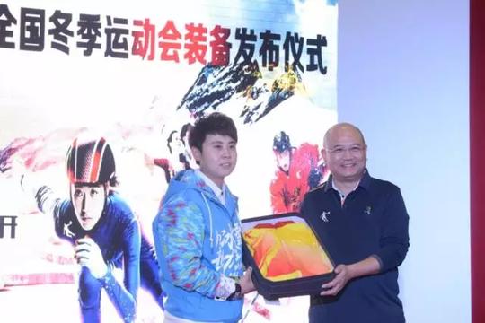 从奥运冠军到创业者，王蒙在体育产业新赛场表现如何?