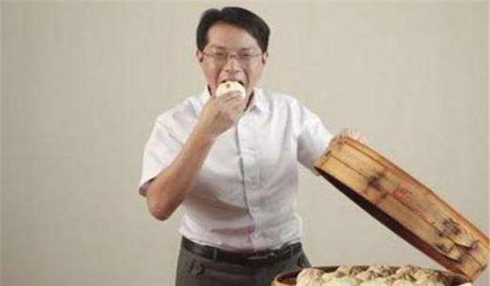 学习麦当劳肯德基，他将2元的包子生意做成上市公司，今身价30亿