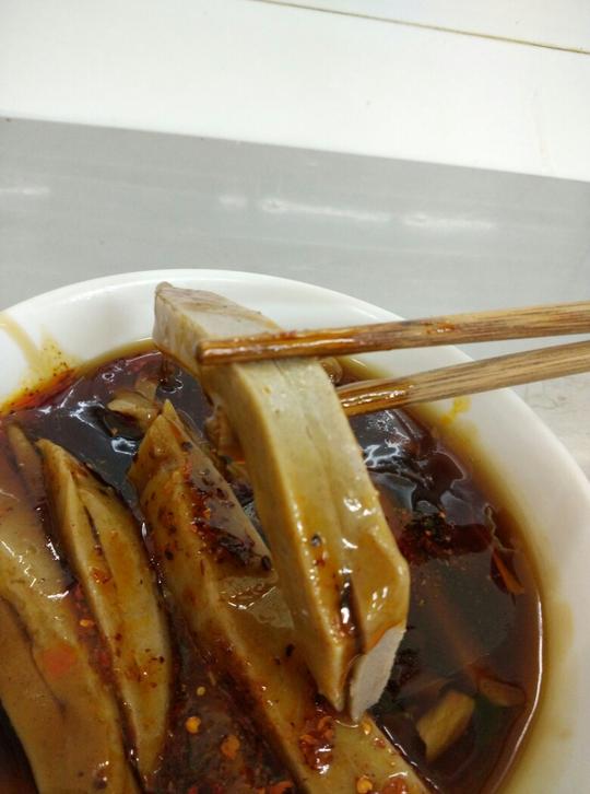 灌肠.其实是由荞麦面做哒