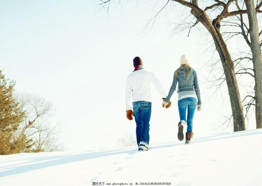 雪地情侣唯美清新浪漫爱情甜蜜恋爱恋人情人冬天