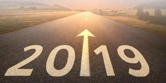 2019我们都是追梦人初二作文500字我们都在努力奔跑中考2019作文素材是什么