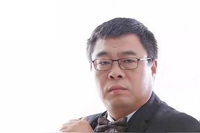 秋裤大叔的成名作品有哪些（秋裤大叔是靠什么火的）