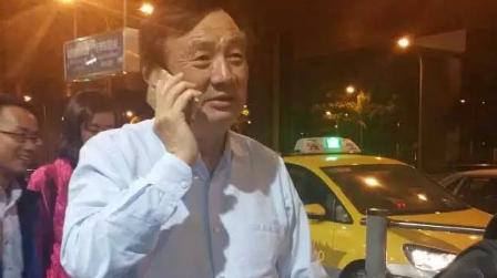 视频:华为总裁任正非端着茶杯霸气训话，44岁才创业的传奇人生!