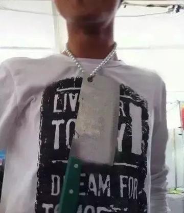 周一上班的熊样搞笑gif表情图片