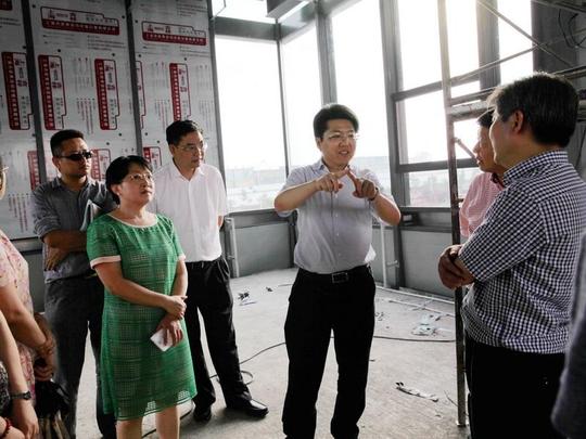 市委常委常务副市长曹俊杰调研电子商务创业园建设情况
