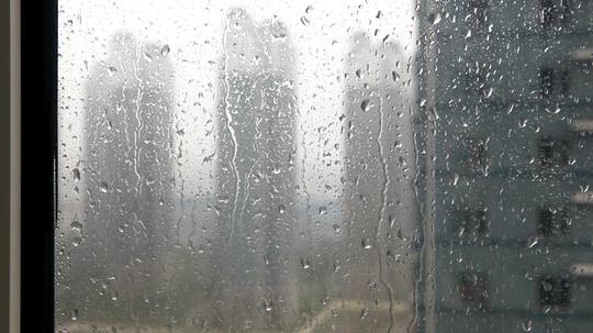 窗外雨景03/大梦原创高清视频素材/自然景观雨季阴天下雨家外窗台