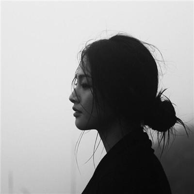女生伤感黑白头像精选伤感黑白女生头像精选