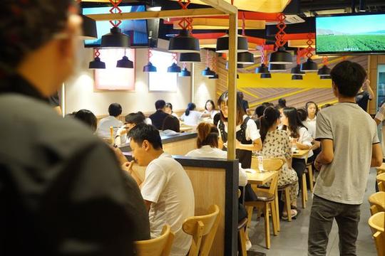饭店生意不好怎么办(今年餐饮生意为什么这么难做)