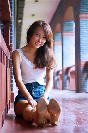 性感邻家女孩美女璐璐户外摄影素材图片