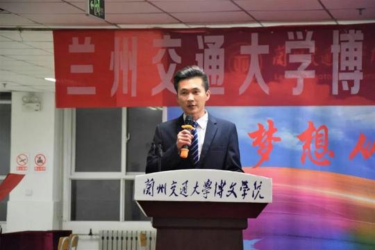 12月18日晚7点30分,我院大学生就业创业促进会第六届换届暨表彰大会在