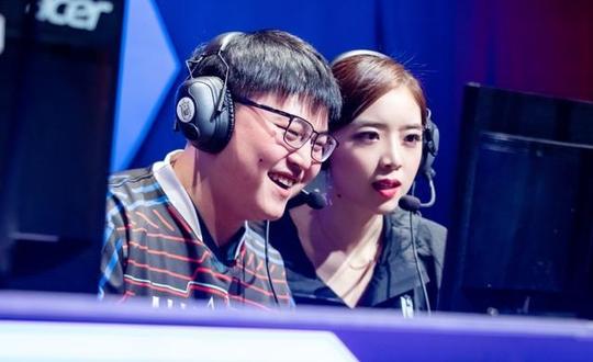 lol全明星赛四保一uzi亚索?2级打野一波闪现感动粉丝