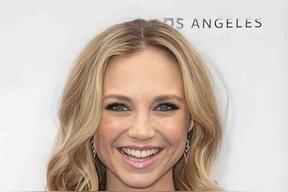 菲奥娜·嘉伯曼