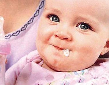 宝宝吐奶怎么回事儿