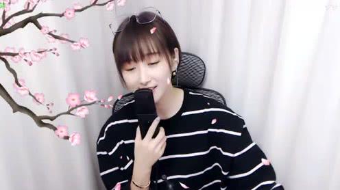 东北妹子梁红深情翻唱那英的《默》,全场感动