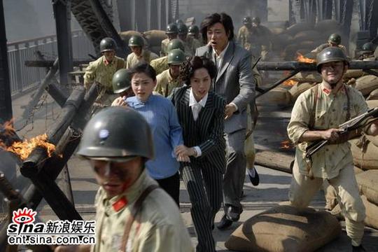 《舞台姐妹》拍摄大场面战争戏-舞台姐妹大场面战争戏梅婷化身烽火
