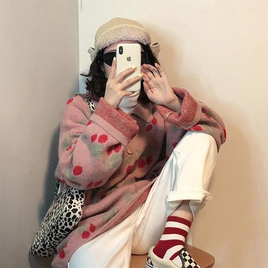 网红抖音同款酷帅少女2019秋冬新款韩版宽松翻领樱桃提花开衫针织