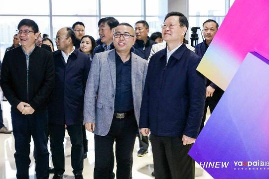 创业市集上,为高校创业项目搭建了对外展示的平台.