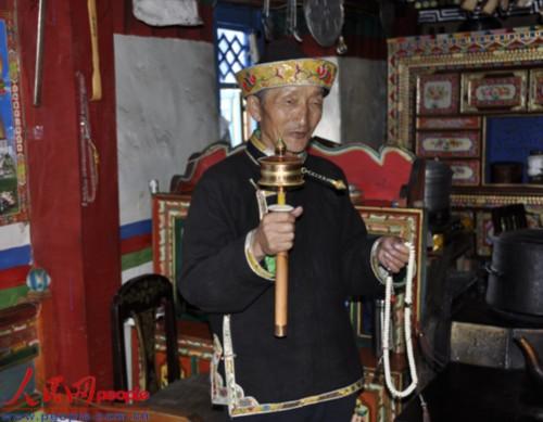 西藏林芝有个"旅游村"央视请家庭旅馆老板做节目(组图)