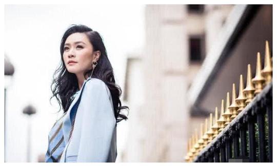 貌美如花，创业女老板，塑造经典无数，女人味十足，演技也超棒!