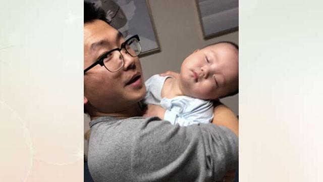 哄孩子睡觉一放下就醒