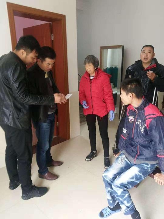 县残联前往东亭乡深入实地查看就业创业及无障碍改造项目.jpg